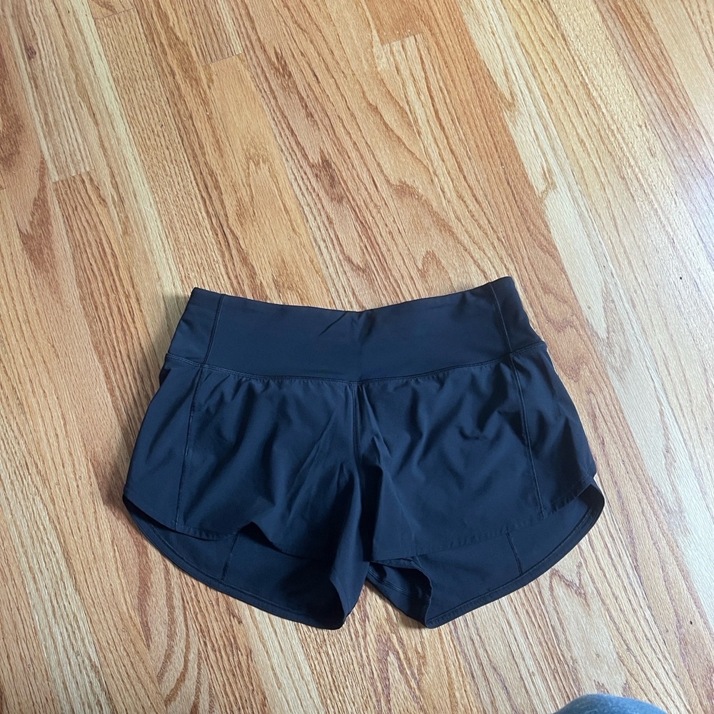 Lululemon mid rise speed up short 4”